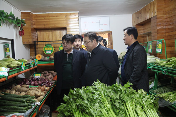 傅海旺調(diào)研豐寧農(nóng)副產(chǎn)品與針紡織品銷售渠道拓展工作